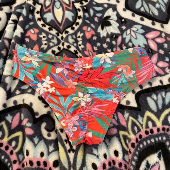 target red floral bikini top and bottom - Picture 2 of 3
